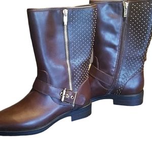 NWOT Steve by Steve Madden Boots Size 7W Brown